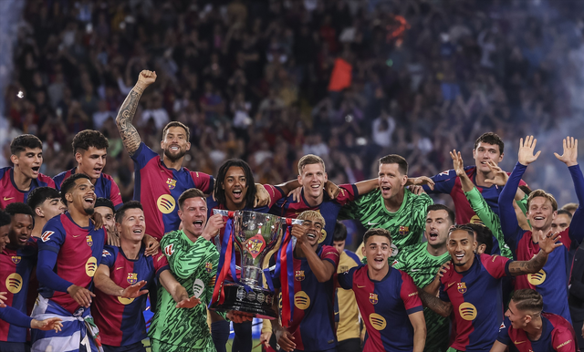 风中有朵雨做的云？曼城新赛季二客球衣曝光：灵感源自雨滴